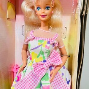 1996 Mattel Spring Petals Barbie Doll 2nd in Series NRFB